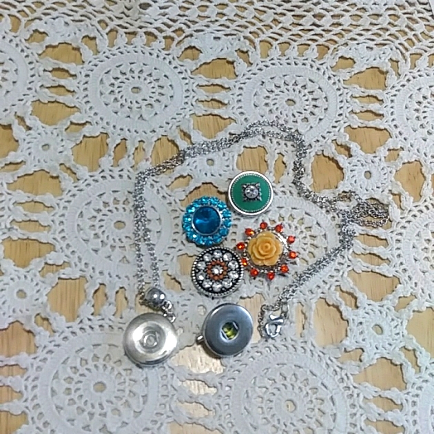 Snap Jewelry Necklace With 4 Buttons, New Items